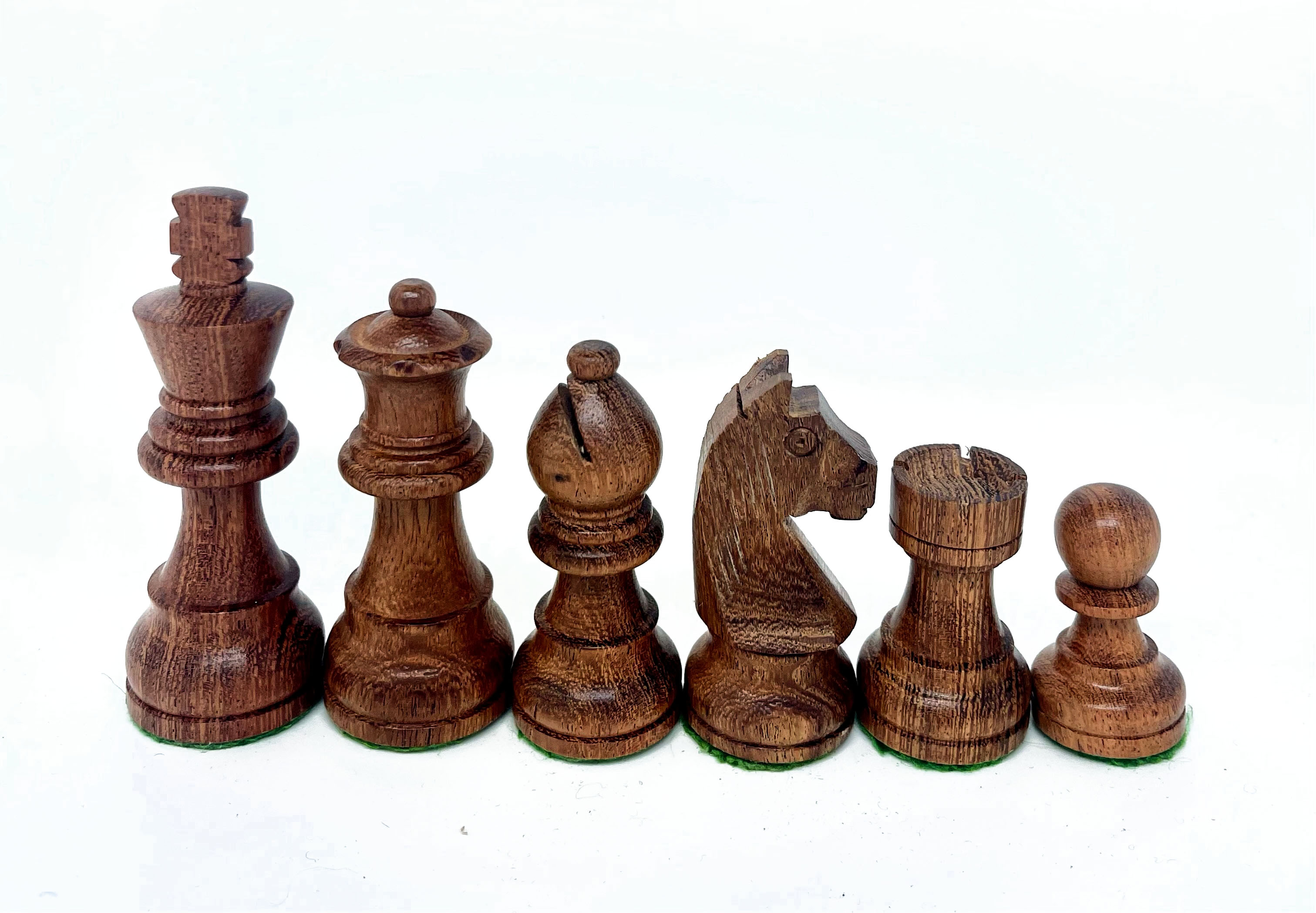 VI/ Piezas de ajedrez modelo Alemán "3" Shisham.