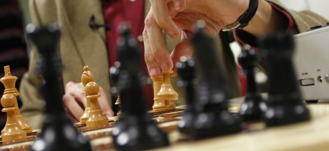 Para jugar al ajedrez no se necesitan los cinco sentidos: jaque mate a las barreras