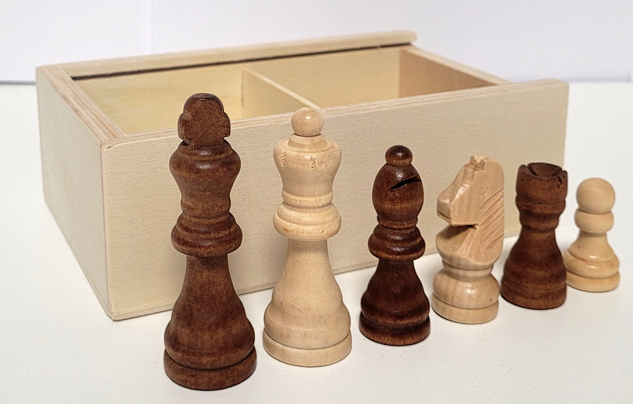Piezas de ajedrez económicas de madera plomadas. 2100000011117