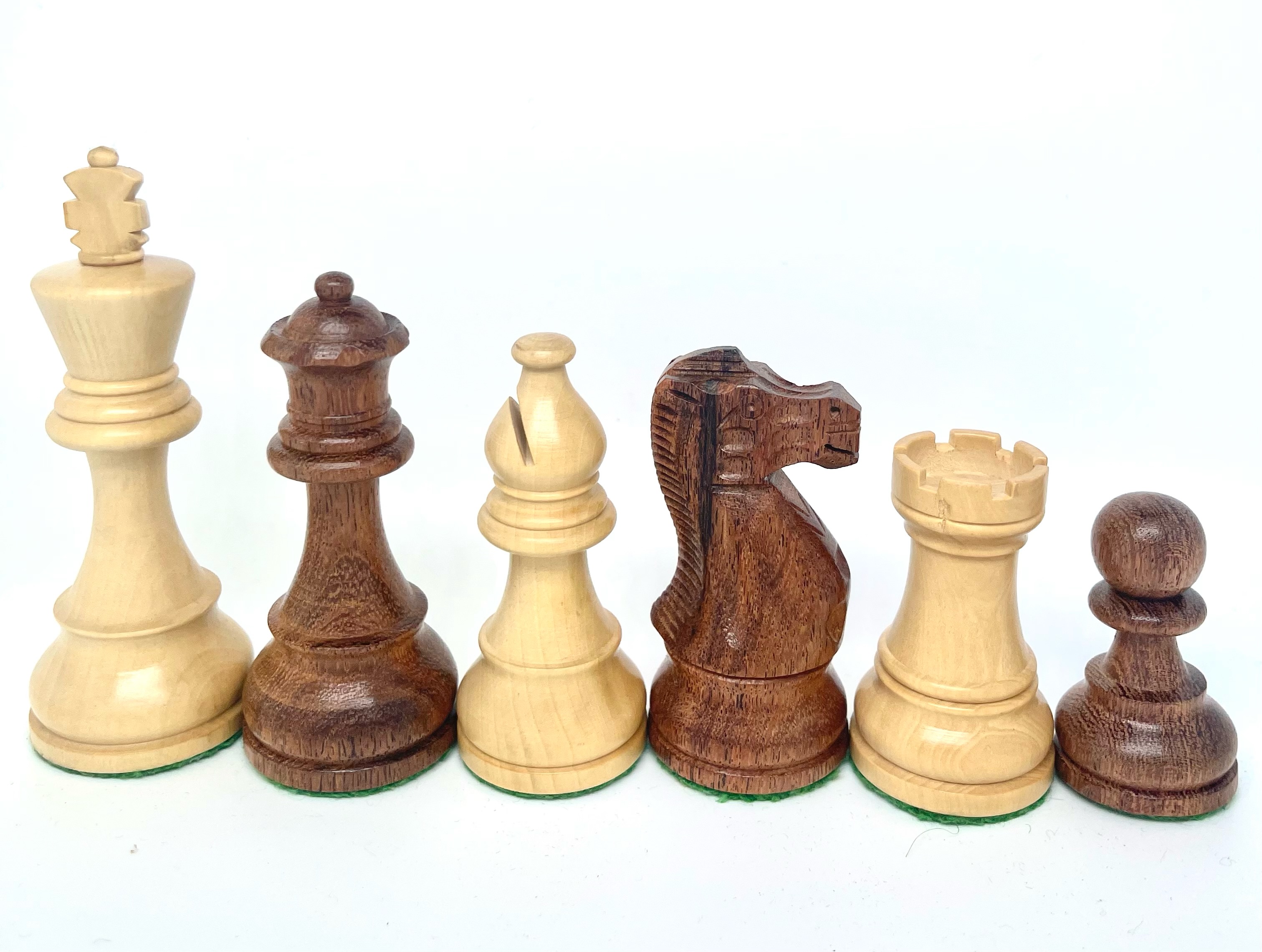 VI/ Piezas de ajedrez modelo Classic "3,75" Shisham. 5167