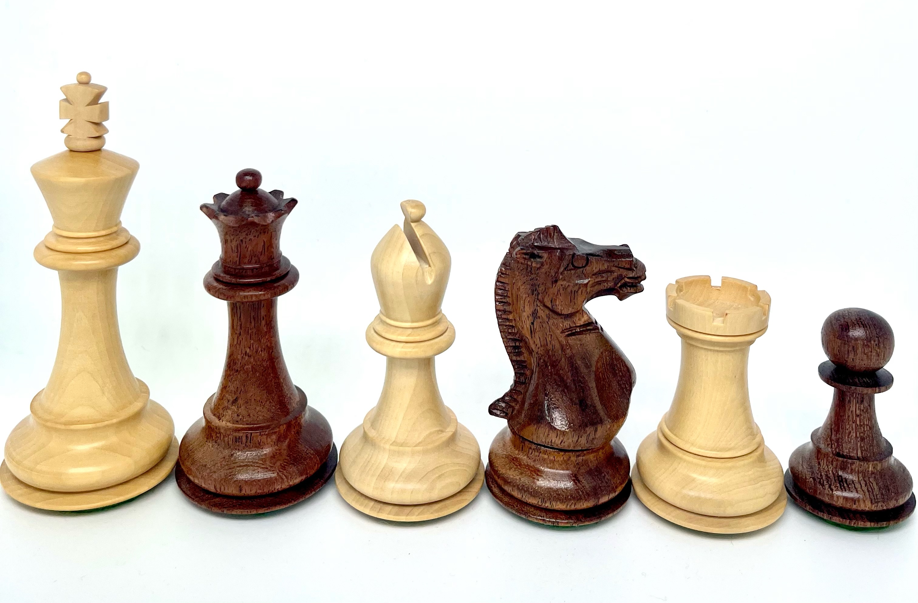 VI/ Piezas de ajedrez modelo Stallion "3,75" Shisham. 5189