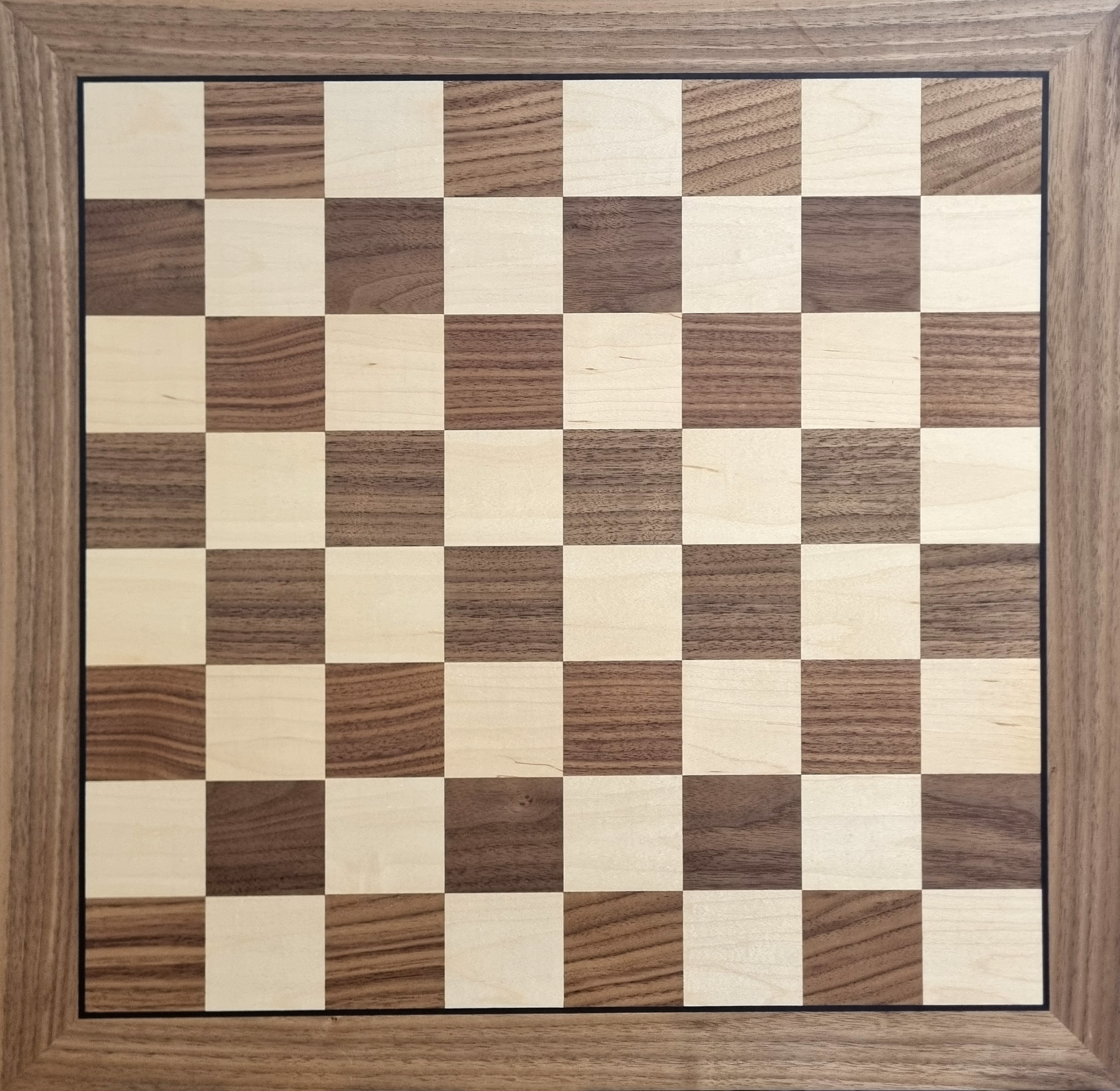 Tablero Nogal 52 cm. madera. Escaque 5,7 cm.