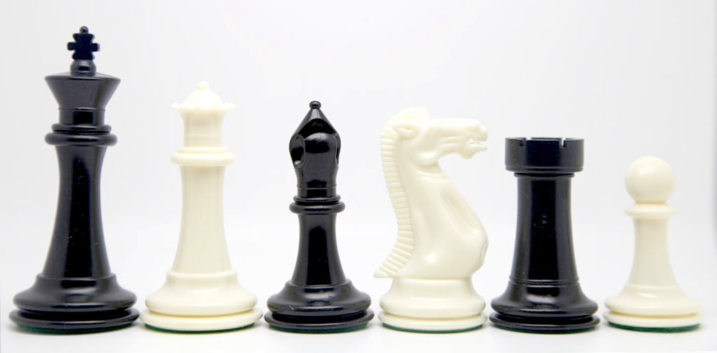 Piezas de ajedrez Staunton 6 de plástico plomado natural/negro